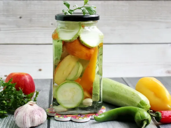 Фото блюда: Маринованные кабачки с яблоками на зиму