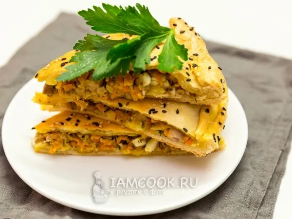 Фото готового блюда: Пирог с консервированным тунцом