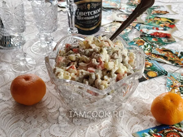 Фото готового блюда: Оливье с мясом и домашним майонезом