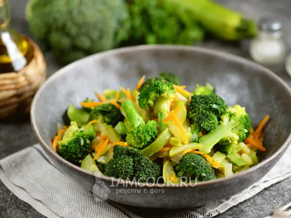 Фото блюда: Тушеные кабачки с брокколи