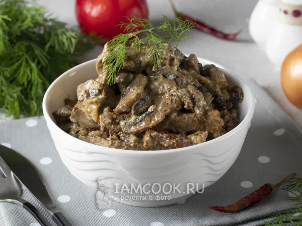 Фото готового блюда: Бефстроганов из говядины с грибами со сливками