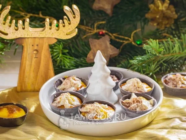 Фото блюда: Десерт в шоколадных чашечках с яичным ликёром