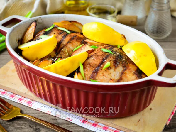 Фото блюда: Куриные бедра с айвой в духовке