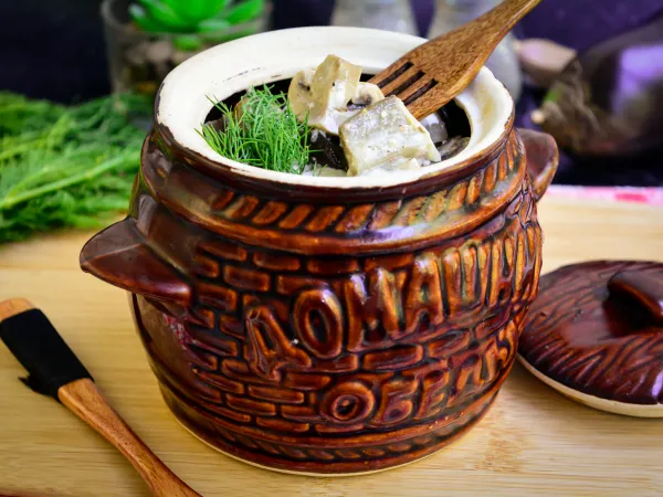 Фото блюда: Баклажаны с грибами в горшочке