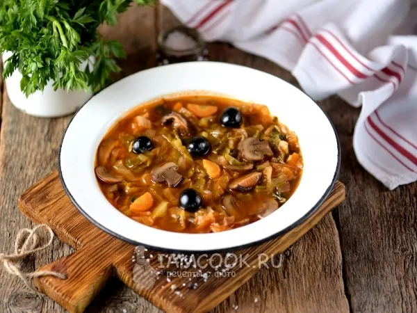 Фото блюда: Постная солянка из свежей капусты