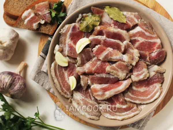 Фото готового блюда: Соленая свиная грудинка сухого посола