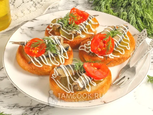 Фото блюда: Бутерброды со шпротами и жареным батоном