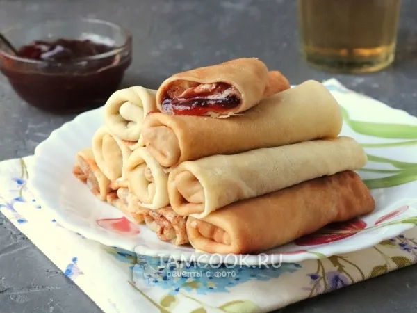 Фото готового блюда: Блины с джемом
