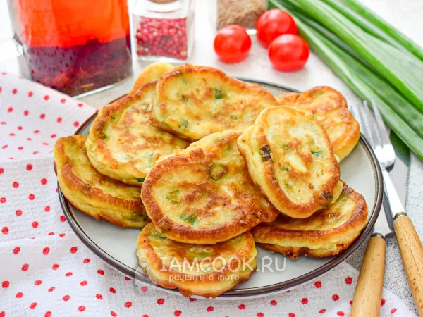 Фото готового блюда: Ленивые пирожки с яйцом, луком и сыром