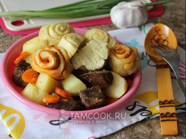 Фото готового блюда: Нудли с мясом и картошкой