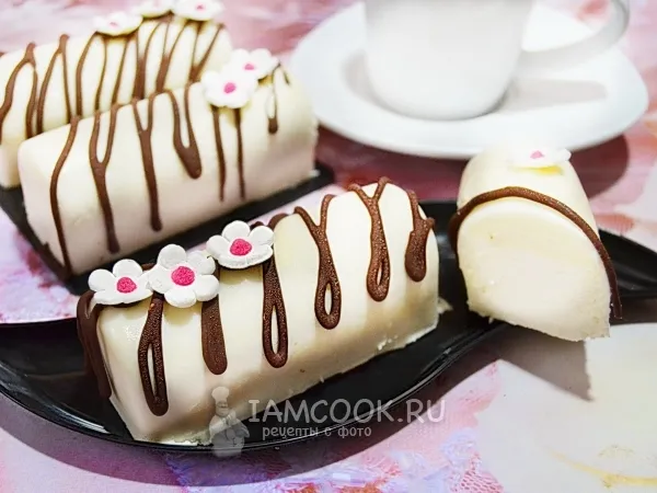 Фото готового блюда: Муссовое пирожное из белого шоколада и сливок