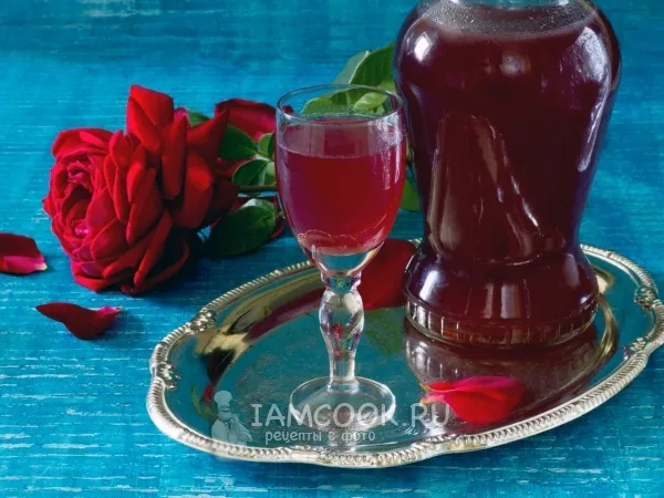 Фото блюда: Ликер из лепестков роз