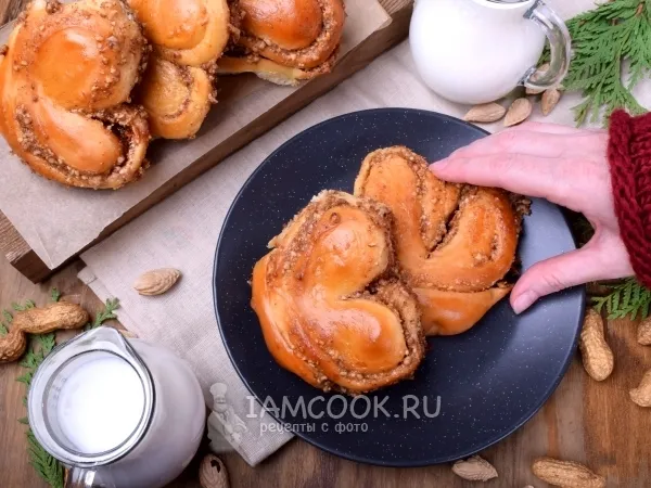 Фото блюда: Плюшки с ореховой начинкой