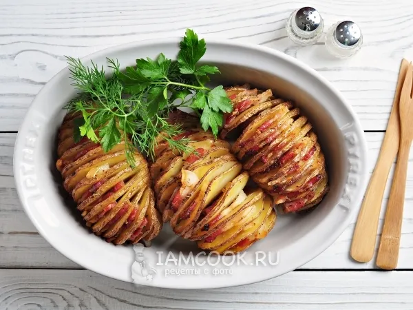 Фото блюда: Картошка-гармошка, запеченная с беконом и ароматными травами