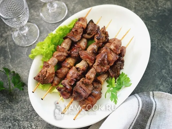 Фото готового блюда: Куриные потрошки на шпажках (на сковороде-гриль)