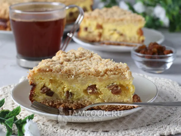 Фото готового блюда: Королевская ватрушка с изюмом и творогом