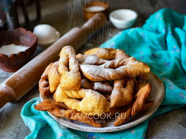 Фото готового блюда: Хворост на кислом молоке