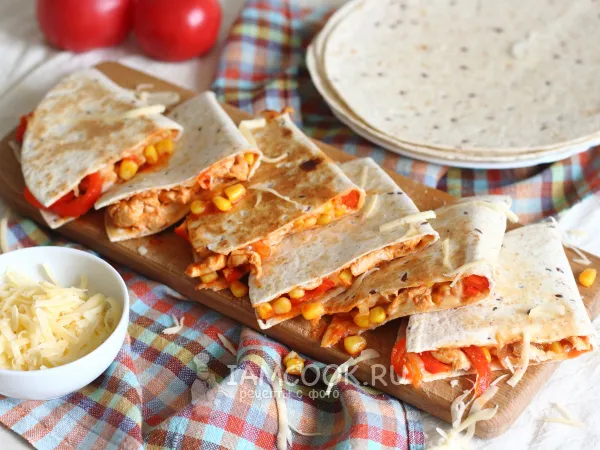 Фото блюда: Кесадилья с курицей и кукурузой