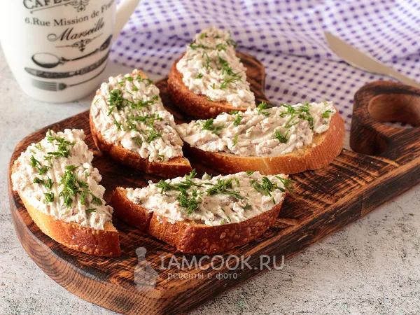 Фото блюда: Бутерброды с печенью трески и сыром