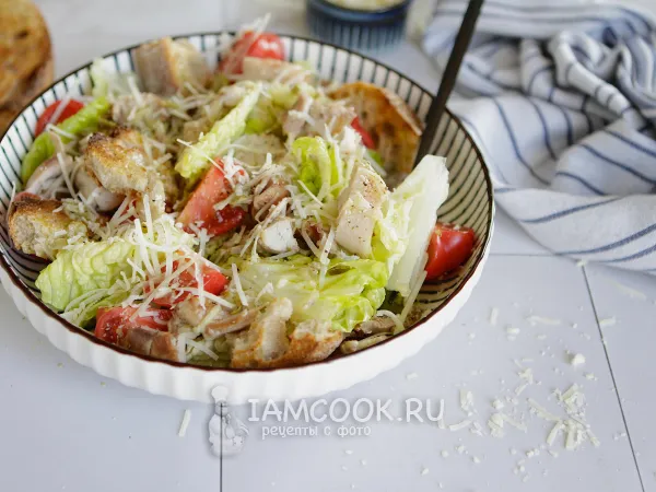 Фото блюда: Салат Цезарь с романо и курицей
