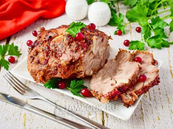 Фото готового блюда: Буженина с клюквой