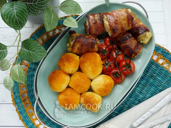 Фото блюда: Треска в беконе с помидорами и картофелем с хрустящей корочкой