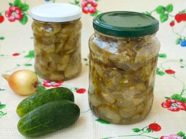 Фото готового блюда: Салат из огурцов и лука на зиму