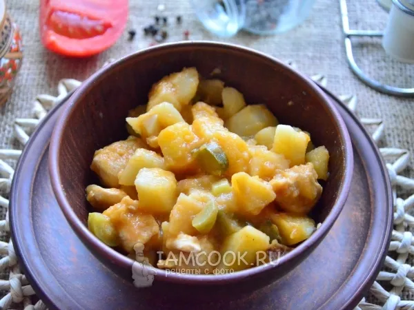 Фото блюда: Азу из курицы с солеными огурцами