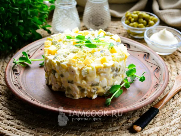 Фото готового блюда: Оливье с сыром без картошки