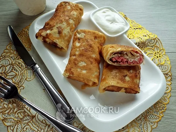 Фото блюда: Блинчики с колбасой и сыром