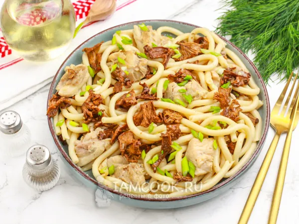Фото блюда: Паста с лисичками и курицей