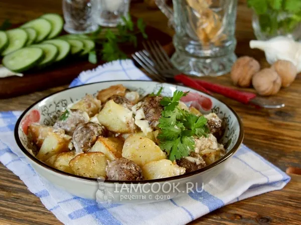Фото блюда: Тушеная картошка с фаршем