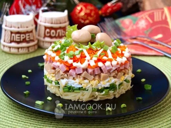 Фото блюда: Салат слоёный с ветчиной и грибами