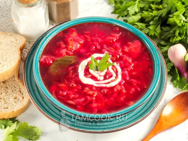 Фото готового блюда: Борщ в казане на костре