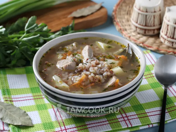 Фото готового блюда: Гречневый суп с индейкой