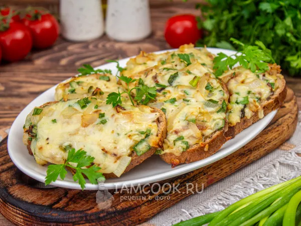 Фото блюда: Бутерброды с луком и сыром
