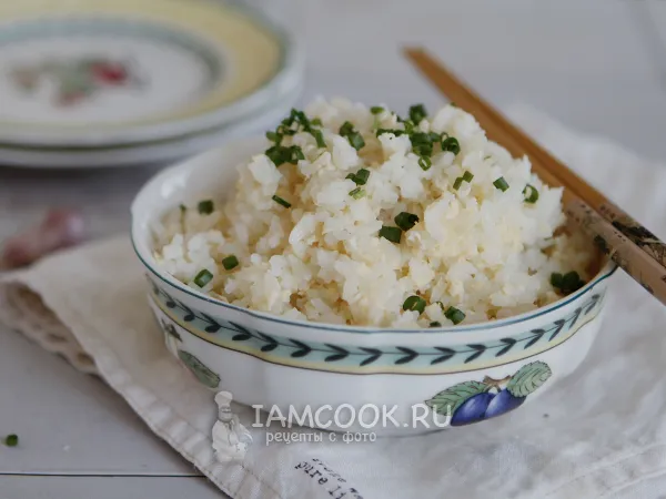 Фото блюда: Рис с яйцом и чесноком