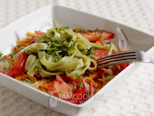 Фото блюда: Салат с лапшой и беконом