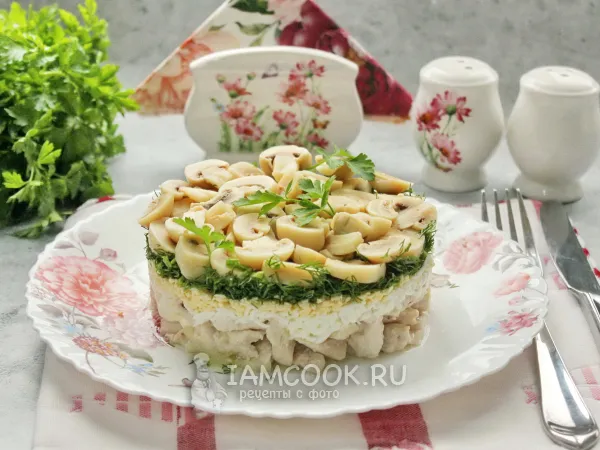 Фото блюда: Салат «Мужской каприз» с курицей и грибами