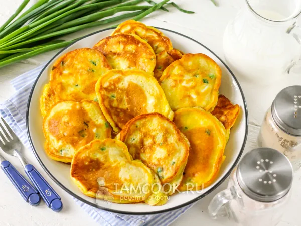 Фото готового блюда: Ленивые «пирожки» на кефире с луком и яйцом