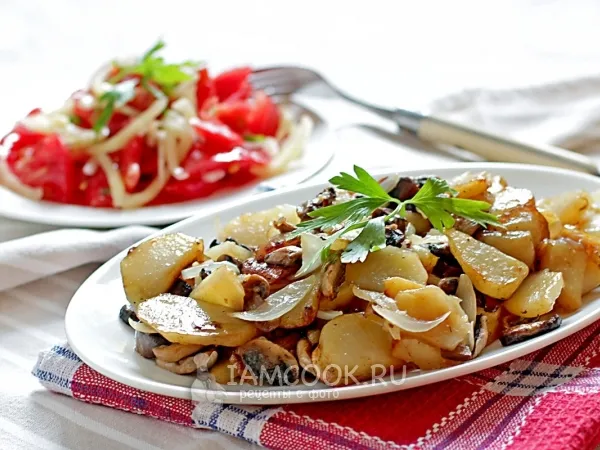 Фото готового блюда: Картошка жареная с шампиньонами