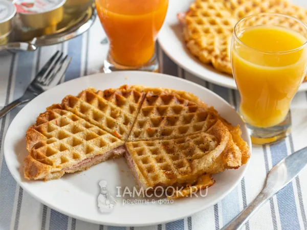 Фото готового блюда: Сэндвичи в вафельнице