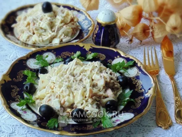 Фото готового блюда: Салат с индейкой и кальмарами