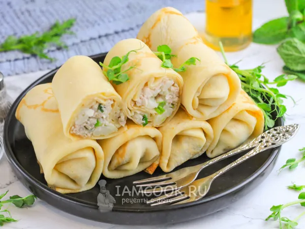 Фото готового блюда: Блины с курицей и картошкой