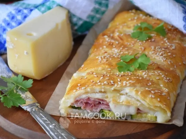 Фото готового блюда: Рулет с ветчиной и сыром