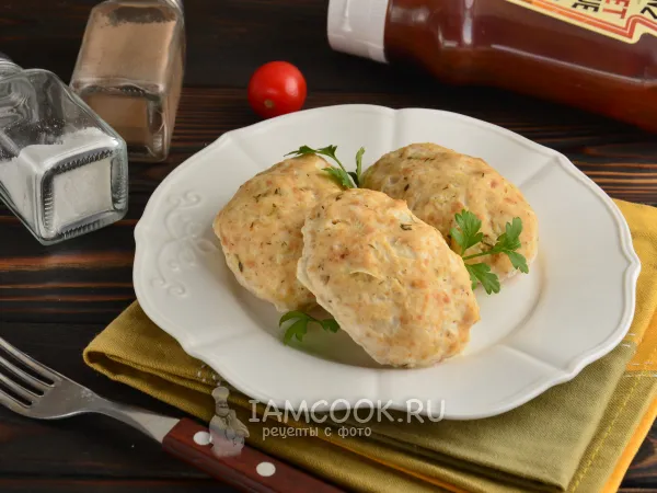 Фото готового блюда: Куриные котлеты с чесноком и зеленью на пару