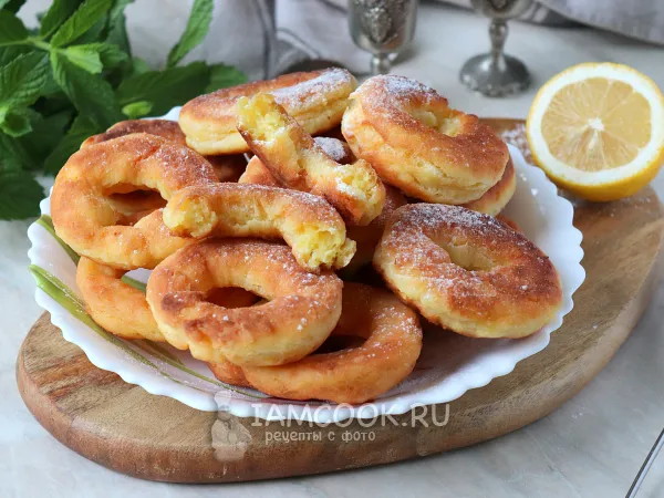 Фото готового блюда: Калачи из творога на сковороде