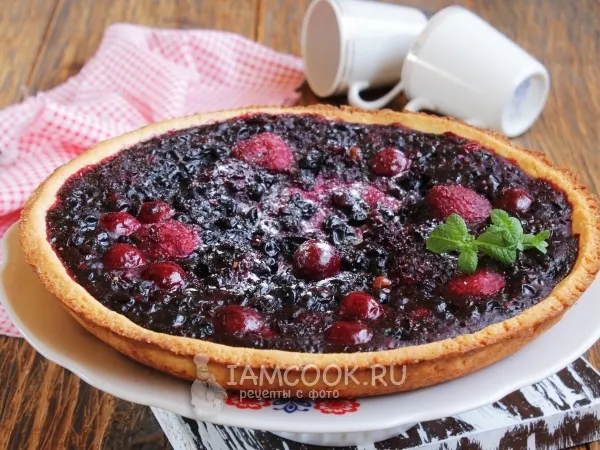Фото блюда: Песочный пирог с замороженными ягодами