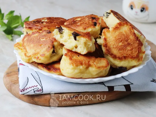 Фото готового блюда: Оладьи с черносливом