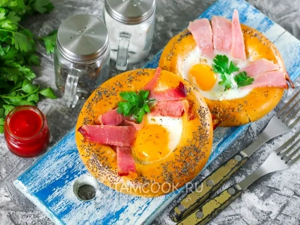 Фото блюда: Яичница в бублике (крупном)